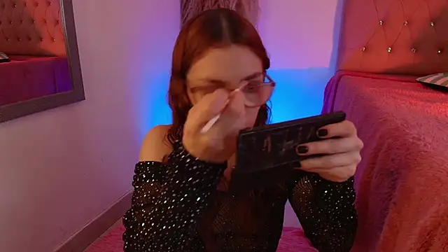 Snapshot of Katy_Van chatting on February 1, 8:40 pm Katy Van online show from February 1, 8:40 pm