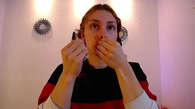 Snapshot of Katy_Van chatting on February 3, 8:58 pm Katy Van online show from February 3, 8:58 pm