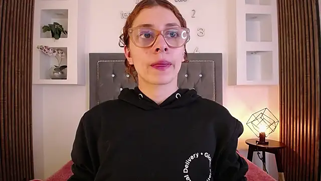 Snapshot of Katy_Van chatting on February 7, 8:34 pm Katy Van online show from February 7, 8:34 pm