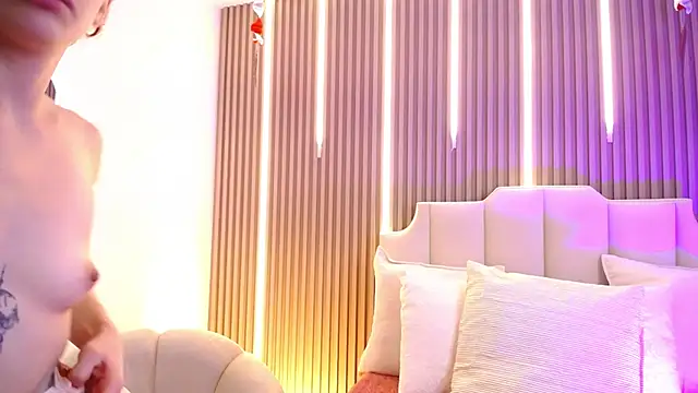 Snapshot of Katy_Van chatting on February 10, 8:57 pm Katy Van online show from February 10, 8:57 pm