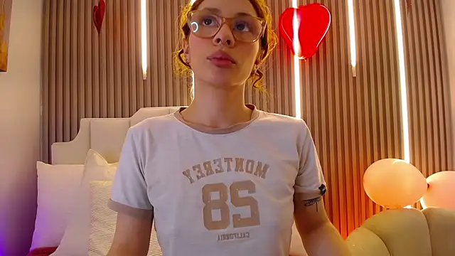 Snapshot of Katy_Van chatting on February 13, 9:00 pm Katy Van online show from February 13, 9:00 pm