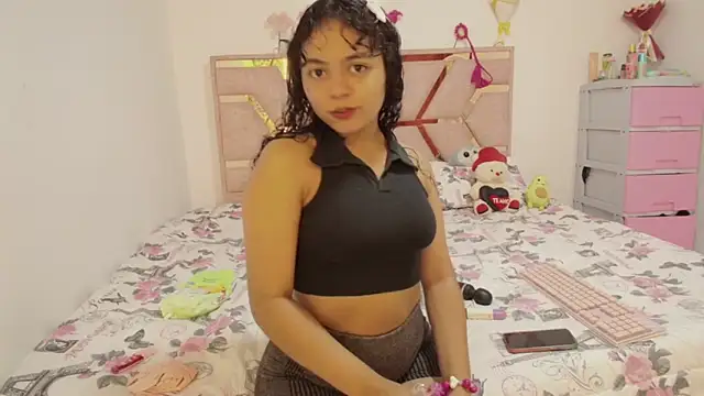 Snapshot of Winnifer_Gonzal chatting on May 5, 3:47 am Winnifer Gonzal online show from May 5, 3:47 am