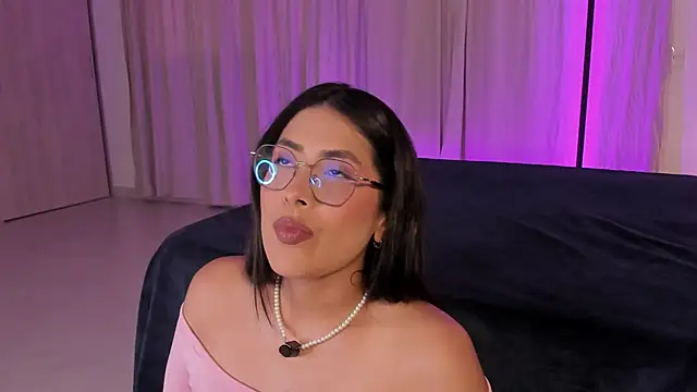 tina olsen07 online show from February 22, 8:07 pm