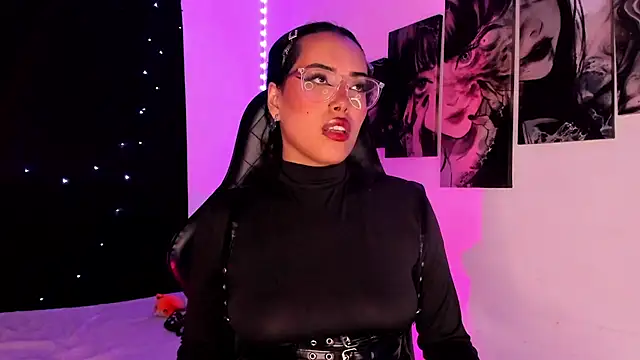 willow poisson online show from December 4, 5:11 pm