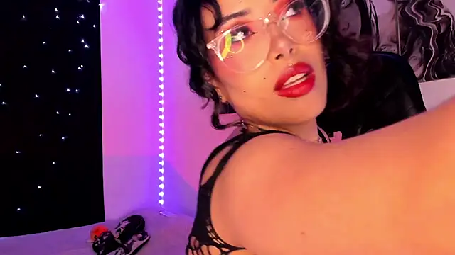 willow poisson online show from December 27, 5:26 pm