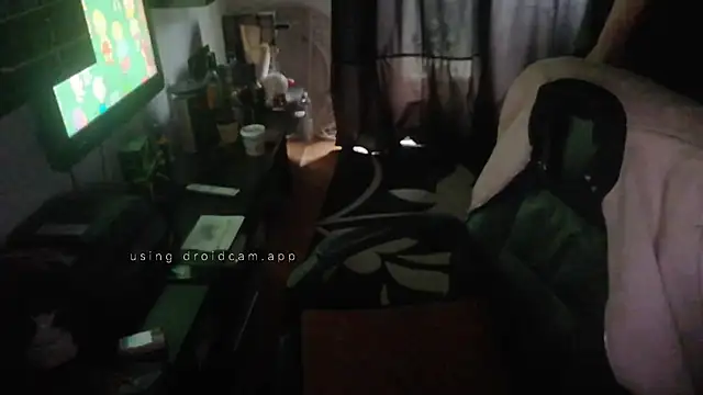 Snapshot of HardAlready chatting on December 6, 8:37 am HardAlready online show from December 6, 8:37 am