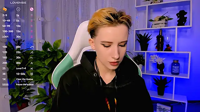 Snapshot of _Rein_ramm chatting on March 3, 4:57 pm Rein ramm online show from March 3, 4:57 pm