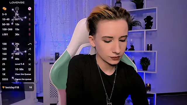 Snapshot of _Rein_ramm chatting on April 2, 3:31 pm Rein ramm online show from April 2, 3:31 pm