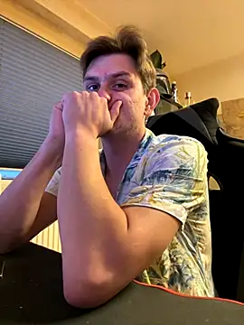 Snapshot of Shaiiboy chatting on September 18, 4:58 am Shaiiboy online show from September 18, 4:58 am