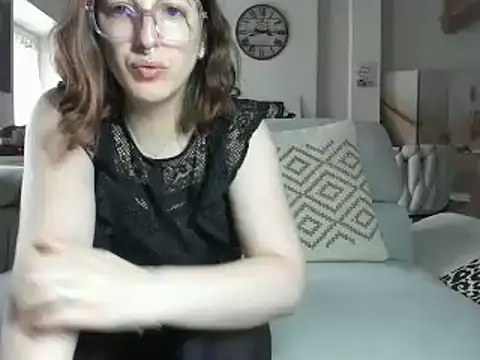 Snapshot of prunelle_sexy chatting on September 12, 6:13 am prunelle sexy online show from September 12, 6:13 am
