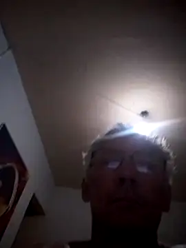 Snapshot of eleno1542 chatting on January 13, 8:52 am eleno1542 online show from January 13, 8:52 am