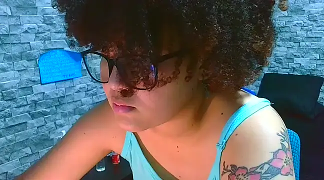 vanellope12 online show from December 18, 8:47 pm