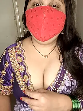Snapshot of Love-priya chatting on December 17, 7:29 am Love-priya online show from December 17, 7:29 am