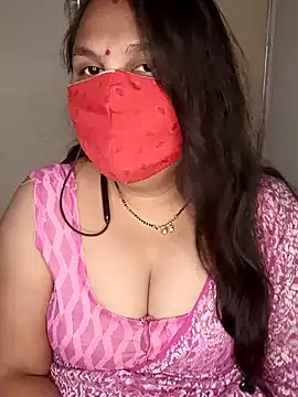 Snapshot of Love-priya chatting on December 25, 7:35 am Love-priya online show from December 25, 7:35 am