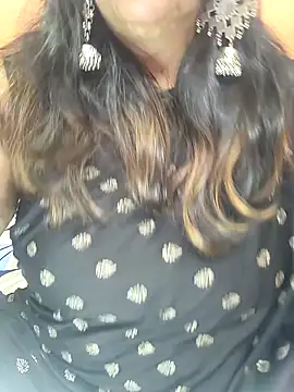 CUTE SOPHIA- online show from December 7, 8:05 pm