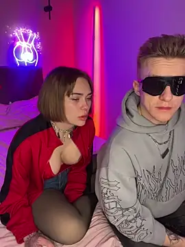 Snapshot of GroteskJane chatting on February 3, 2:53 am GroteskJane online show from February 3, 2:53 am