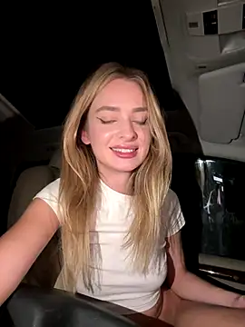 EvieEvans online show from December 4, 1:03 am