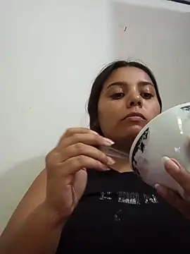 Snapshot of stefanie010 chatting on May 24, 8:14 pm stefanie010 online show from May 24, 8:14 pm