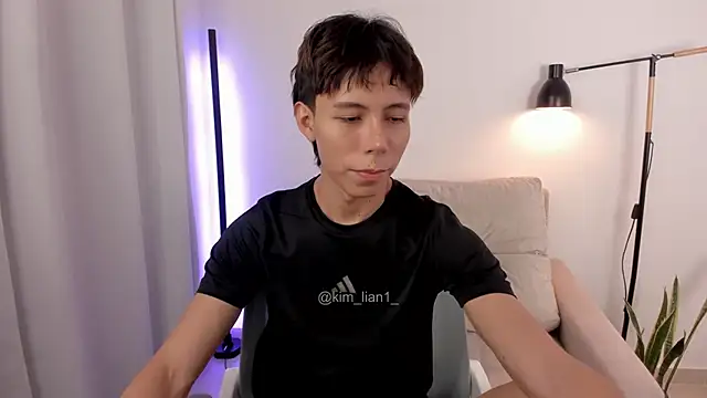 kim lian21 online show from November 20, 10:15 am