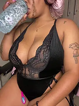 YellowHoneyDip online show from November 25, 6:30 pm