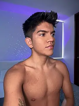 santiago 01 online show from February 8, 10:19 pm