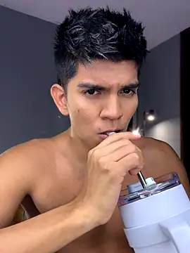 santiago 01 online show from November 5, 12:10 am