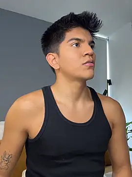santiago 01 online show from May 21, 7:54 pm