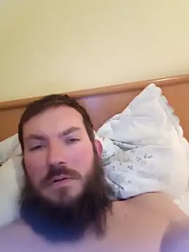 Snapshot of Klinsch chatting on February 4, 9:20 pm Klinsch online show from February 4, 9:20 pm