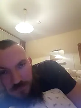 Snapshot of Klinsch chatting on February 9, 8:57 pm Klinsch online show from February 9, 8:57 pm