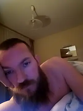 Snapshot of Klinsch chatting on March 2, 7:10 pm Klinsch online show from March 2, 7:10 pm