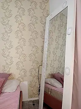 Snapshot of Bella_Fior chatting on March 10, 4:45 pm Bella Fior online show from March 10, 4:45 pm