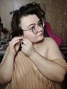 DenisHailey online show from April 8, 6:08 pm