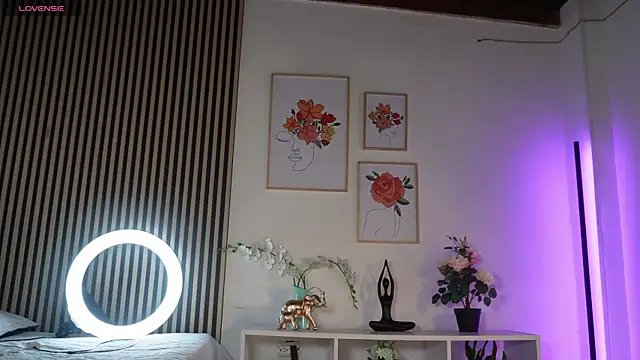 LillyDolls23 online show from April 14, 1:28 pm