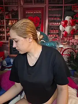 Snapshot of NaomiShimizu chatting on February 2, 8:40 pm NaomiShimizu online show from February 2, 8:40 pm