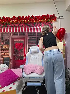 Snapshot of NaomiShimizu chatting on February 10, 9:08 pm NaomiShimizu online show from February 10, 9:08 pm