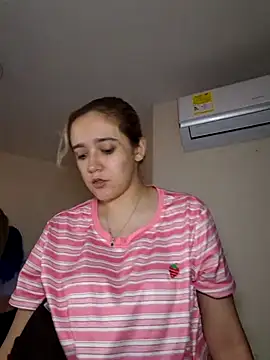 Snapshot of NaomiShimizu chatting on February 26, 8:30 pm NaomiShimizu online show from February 26, 8:30 pm