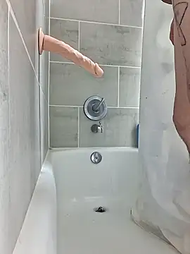 chillmfrs online show from November 4, 6:12 am