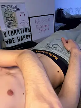 Snapshot of secret_dream415 chatting on October 8, 6:49 pm secret dream415 online show from October 8, 6:49 pm