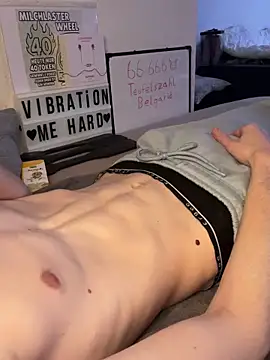 Snapshot of secret_dream415 chatting on October 10, 7:02 pm secret dream415 online show from October 10, 7:02 pm