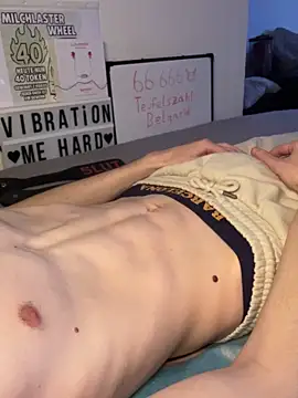 Snapshot of secret_dream415 chatting on November 10, 8:08 pm secret dream415 online show from November 10, 8:08 pm