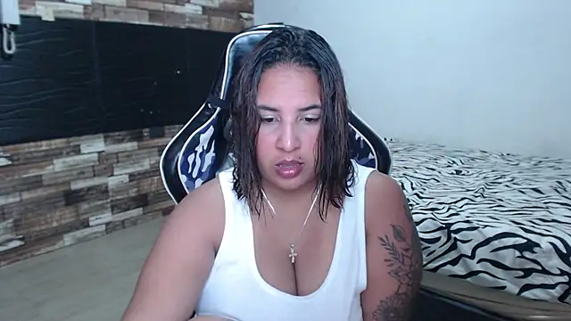 Snapshot of KathyHardcore69 chatting on May 1, 3:44 am KathyHardcore69 online show from May 1, 3:44 am