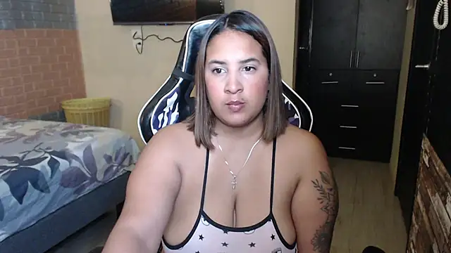 Snapshot of KathyHardcore69 chatting on May 4, 3:02 am KathyHardcore69 online show from May 4, 3:02 am