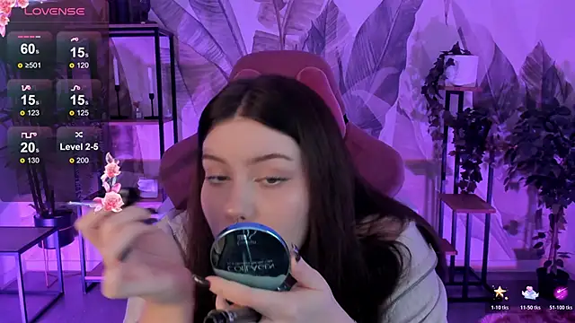 CoralineKeyns online show from November 5, 5:29 am