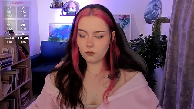 CoralineKeyns online show from March 31, 5:41 am