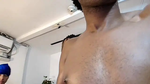 Snapshot of deyianxx chatting on February 13, 6:05 pm deyianxx online show from February 13, 6:05 pm