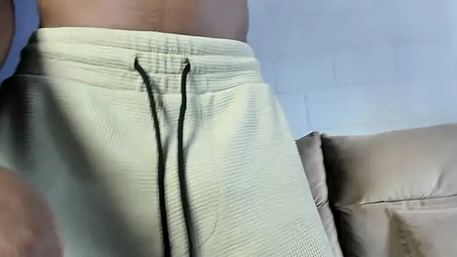 Snapshot of deyianxx chatting on March 6, 6:37 pm deyianxx online show from March 6, 6:37 pm