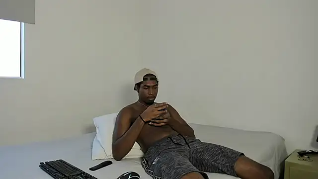 Snapshot of deyianxx chatting on October 22, 9:58 pm deyianxx online show from October 22, 9:58 pm