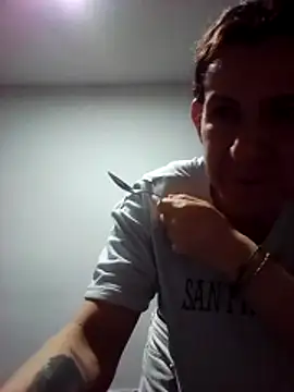 Snapshot of Cameron_puppy chatting on November 11, 4:40 pm Cameron puppy online show from November 11, 4:40 pm