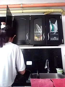 Snapshot of Cameron_puppy chatting on November 14, 8:29 pm Cameron puppy online show from November 14, 8:29 pm