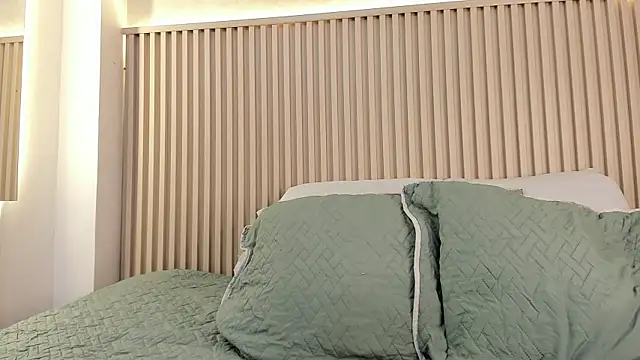 daiana curly online show from April 15, 7:58 pm